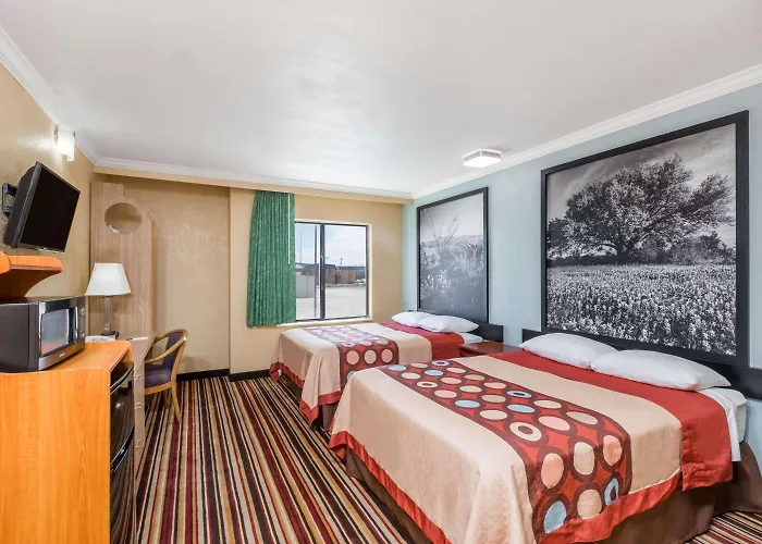 Super 8 By Wyndham Midland