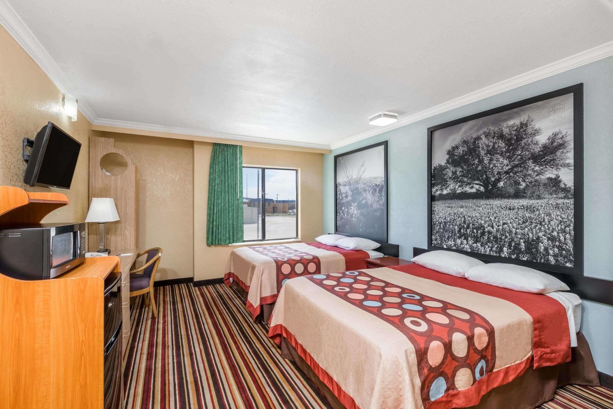 Super 8 By Wyndham Motel