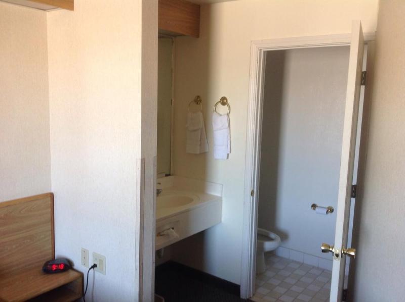 Super 8 By Wyndham Motel Midland